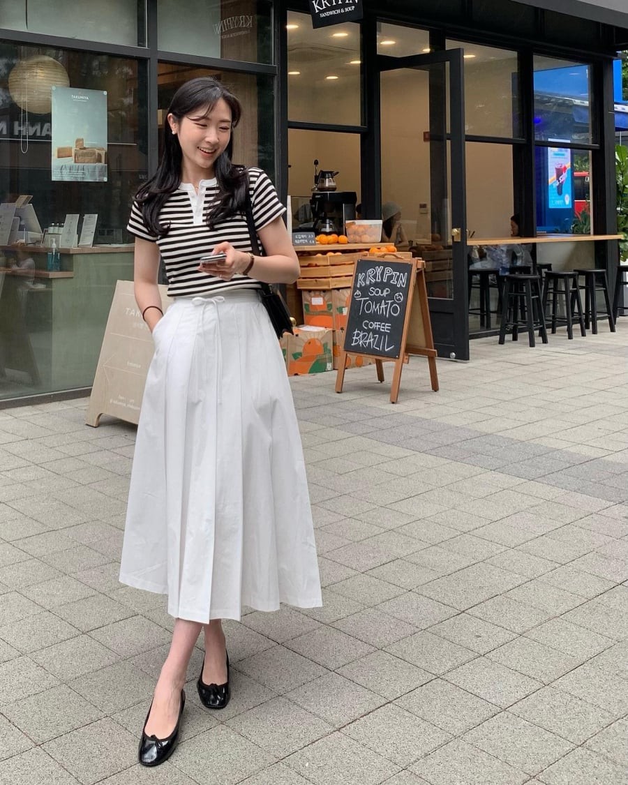 Việc lựa chọn chất liệu phù hợp sẽ giúp trang phục giữ được phom dáng đẹp và tăng độ hoàn thiện cho tổng thể.