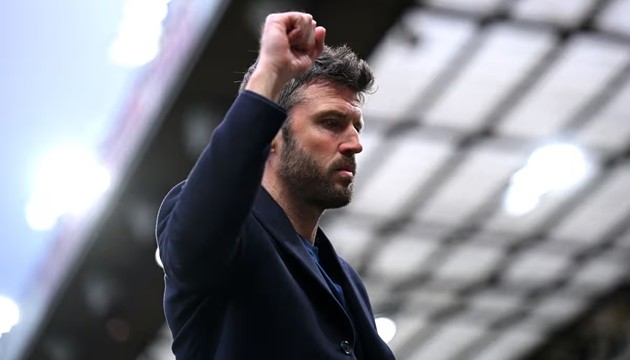 Michael Carrick tiếp tục thể hiện bản lĩnh cầm quân.