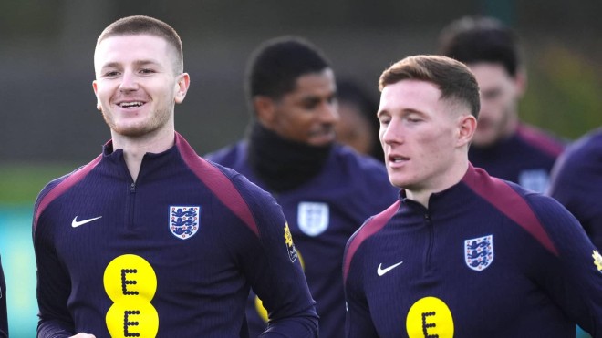 Liverpool được khuyên chiêu mộ Adam Wharton.