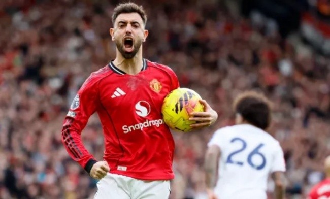 Fernandes tỏa sáng ở MU.