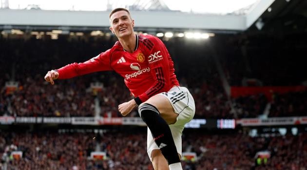 Sesko tỏa sáng giúp MU hạ Palace.