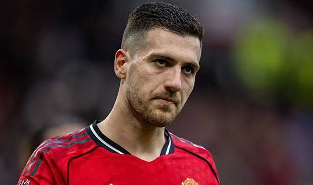 Diogo Dalot muốn Manchester United dự Champions League mùa sau.