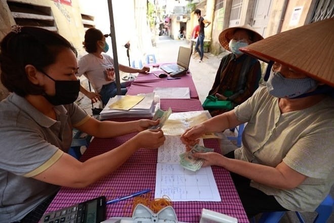 Cũng từ thời điểm này, những người sau khi đã được tăng 15% nhưng vẫn có mức hưởng dưới 3,5 triệu đồng/tháng sẽ tiếp tục được điều chỉnh bổ sung. 