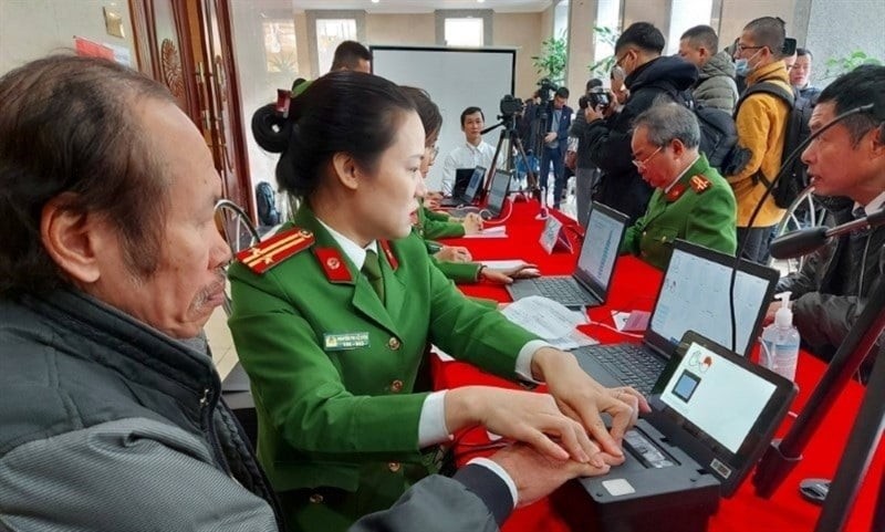 Duy nhất 1 đối tượng được cấp CCCD vô thời hạn, là ai?