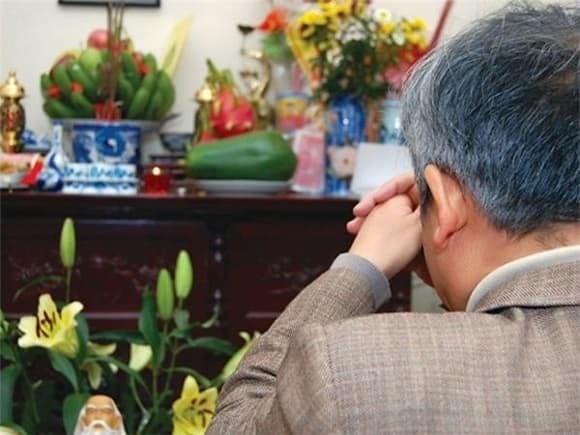 Trong đời sống thường ngày, hoa hồng đỏ thường gắn với biểu tượng của tình yêu.