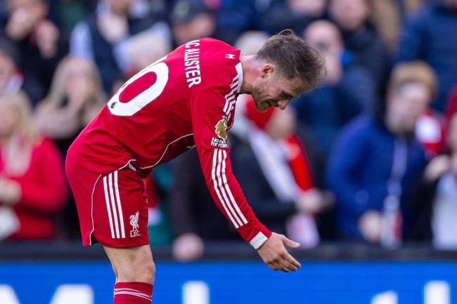 Alexis Mac Allister trong màu áo Liverpool.