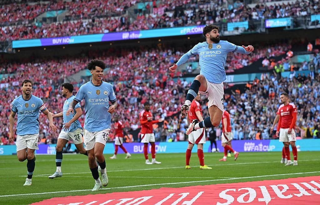 Lịch sử đối đầu đang nghiêng về phía đội chủ sân Etihad.