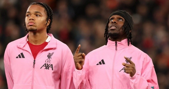 Bộ đôi Rio Ngumoha - Frimpong hứa hẹn xuyên phá Wolves.