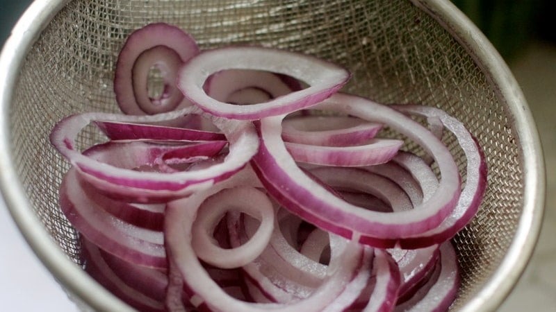 Trộn với chanh hoặc đường trước khi dùng

