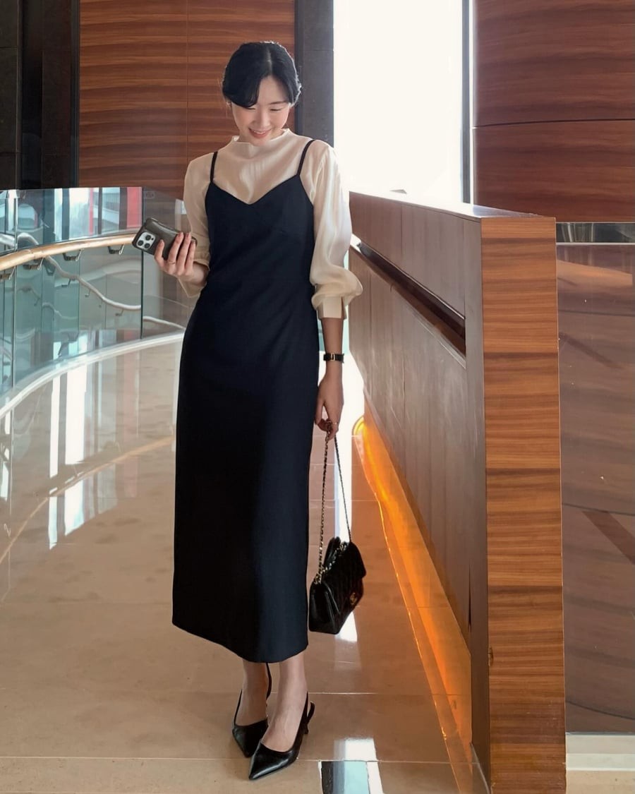 Các gam màu sáng hoặc trung tính nhẹ như kem, xám nhạt hay pastel đều dễ áp dụng và phù hợp với nhiều hoàn cảnh. 