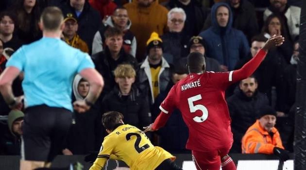 Wolves có hiệp 2 bùng nổ để giành 3 điểm trọn vẹn.