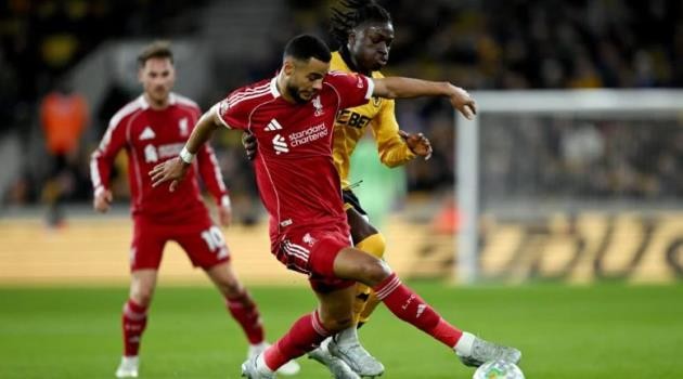 Liverpool bế tắc trước Wolves.