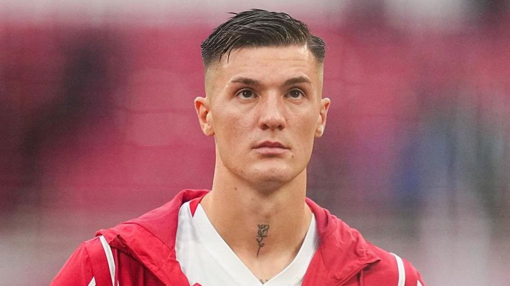 Lời hứa năm 2022 thành hiện thực.