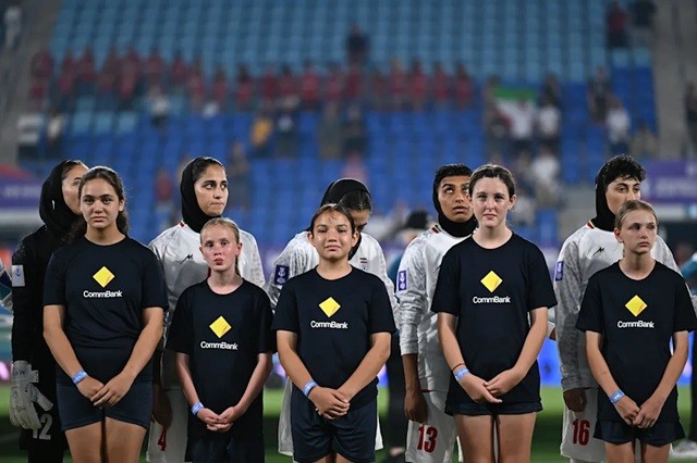 Các tuyển thủ nữ Iran không hát quốc ca.