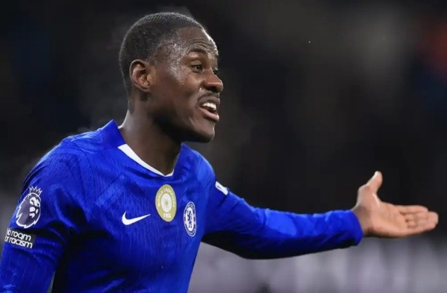 Hàng thủ Chelsea thiếu vắng một thủ lĩnh.