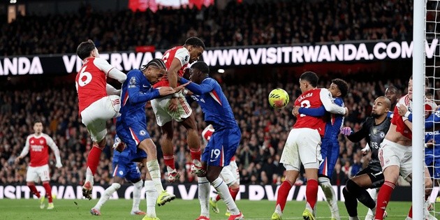 Vũ khí bóng cố định một lần nữa giúp Arsenal thắng trận, trong cuộc chạm trán Chelsea.