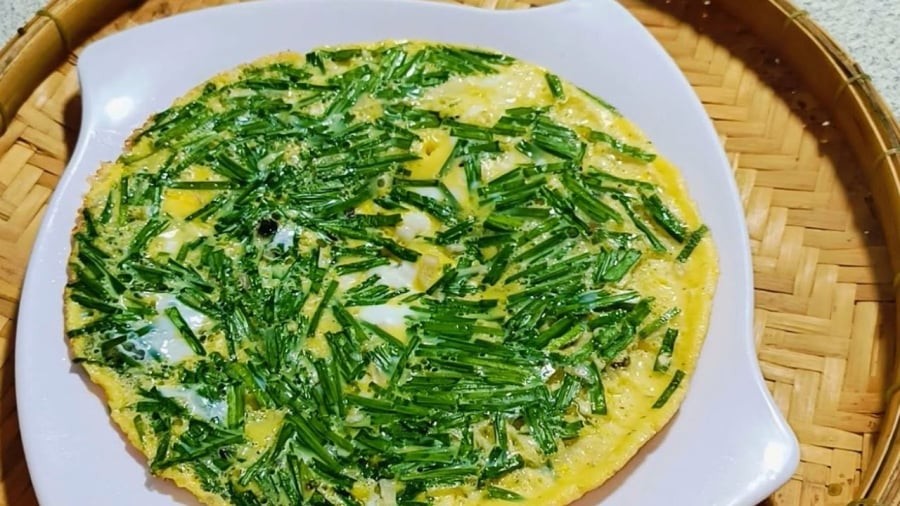 Kết hợp trứng với lá hẹ mang lại nhiều lợi ích cho sức khỏe.