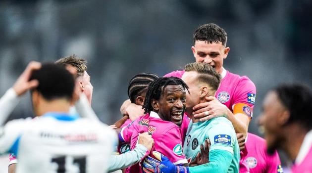 Marseille ngậm ngùi dừng bước sau thất bại trong loạt đấu súng.