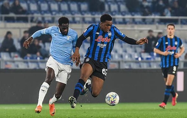 Lazio cầm chân Ataltanta ở bán kết lượt đi Coppa Italia.