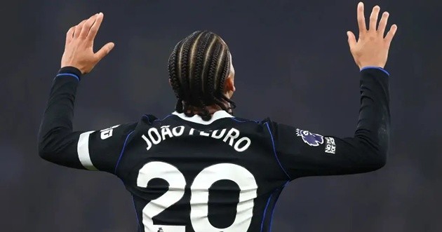 Pedro hài lòng với cú hat-trick tại Ngoại hạng Anh.