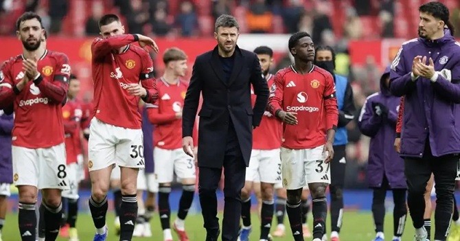Man United vừa thua trận đầu tiên dưới thời Carrick.