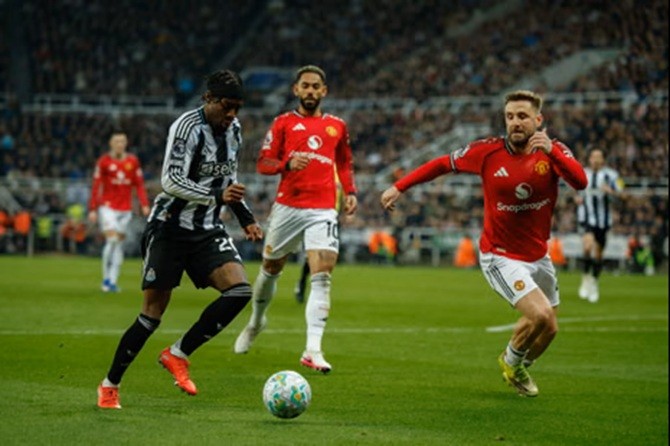 Luke Shaw – 5,5 điểm. Một trận đấu kém cỏi của Shaw, nguyên nhân có lẽ là do anh đang gặp vấn đề về sức khỏe (bị ốm).