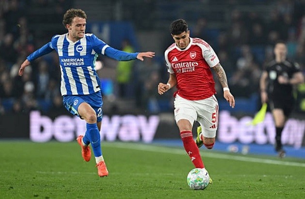 Piero Hincapie (8/10): Đang có phong độ rất cao. Hỗ trợ tấn công ít nhưng phòng ngự xuất sắc, đặc biệt khi bó vào đá trung vệ trong hiệp hai.