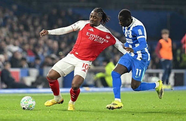 Eberechi Eze (6/10): Có đường chuyền thoáng cho Saka đầu trận, nhưng sau đó mờ nhạt và không cầm được bóng để tạo đột biến.