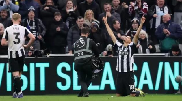 Newcastle xứng đáng với chiến thắng.