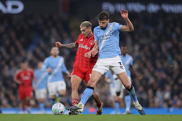 Ruben Dias — 6.4: Trải qua phần lớn thời gian trận đấu khá nhàn nhã với những tình huống lùi sâu ở giữa sân. Tuy nhiên, pha bóng lóng ngóng để Gibbs White xỏ háng đã trực tiếp tạo cơ hội cho Nottingham Forest tìm được bàn gỡ.