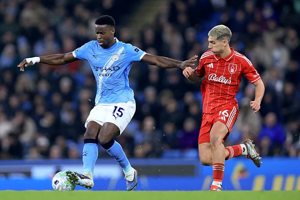 Marc Guehi — 6.1: Có một ngày thi đấu dưới sức và thiếu an toàn ở trung tâm hàng phòng ngự. Điểm sáng hiếm hoi của Guehi chỉ là tình huống dâng cao góp dấu giày vào bàn mở tỷ số của trận đấu.