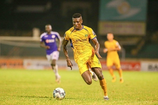 Giấc mơ khoác áo tuyển Việt Nam Michael Olaha khó sớm thành hiện thực.