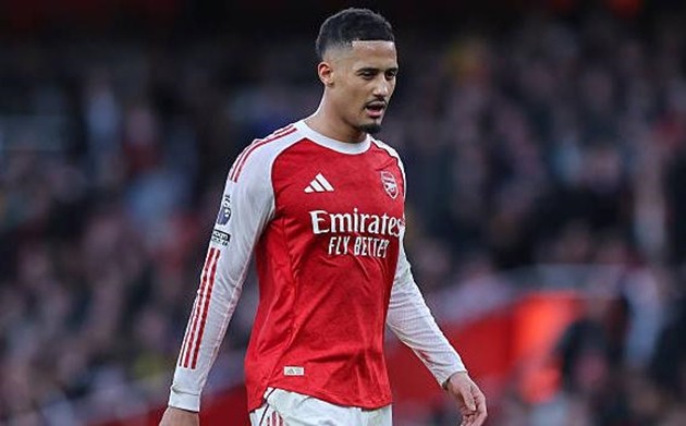 William Saliba bị bong mắt cá chân.