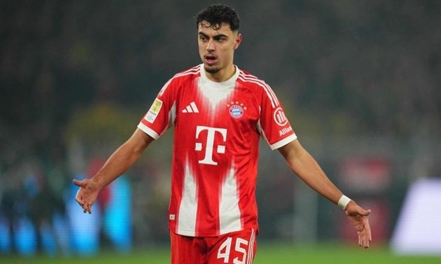 Aleksandar Pavlovic nằm trong tầm ngắm của Chelsea.