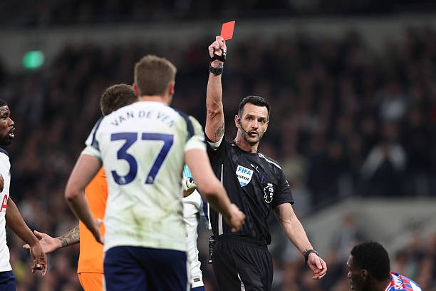 Van de Ven liên tục gây thất vọng. 