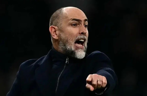 Tottenham chìm vào khủng hoảng dưới thời Tudor.