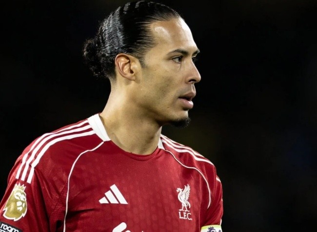 Phong độ của Van Dijk bị đặt dấu hỏi.