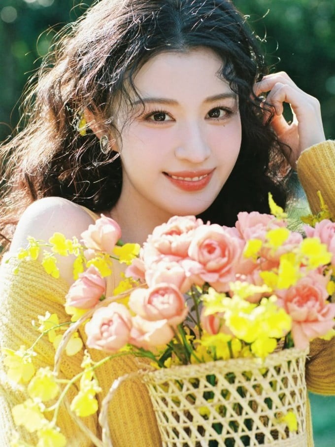  Cô thường thực hiện bước này vào buổi sáng trước khi trang điểm và buổi tối sau khi kết thúc công việc.