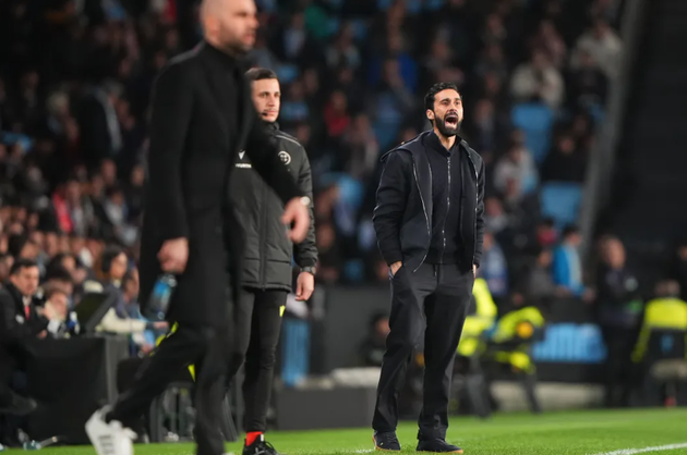 Real tiếp tục bám đuổi Barca sau chiến thắng trước Celta Vigo.