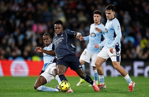 Vini và các đồng đội đã trải qua 1 trận đấu khó khăn.