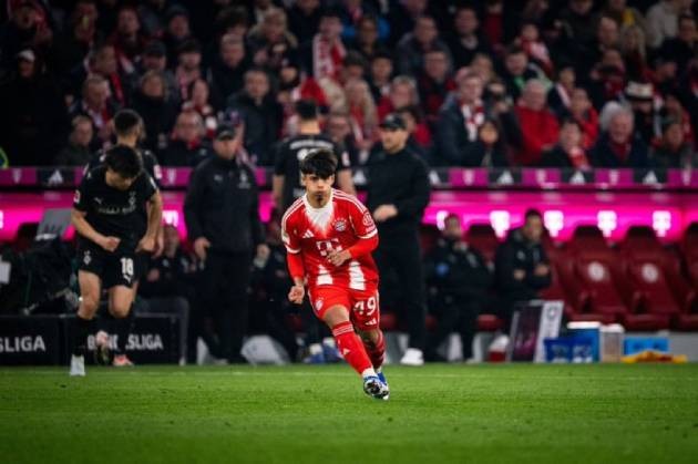 Cardoso chính thức ra mắt đội một Bayern Munich.