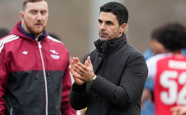 Arteta ca ngợi Mansfield Town.