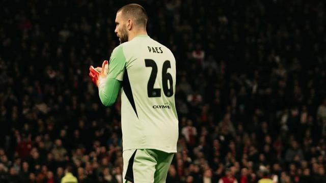  Paes ấn tượng với sự cuồng nhiệt của người hâm mộ.