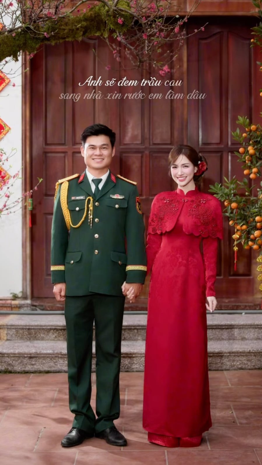 Tối 6/3, Hòa Minzy tiếp tục thu hút sự quan tâm khi đăng tải một đoạn clip ngắn tổng hợp nhiều bức ảnh chụp cùng người đàn ông này.