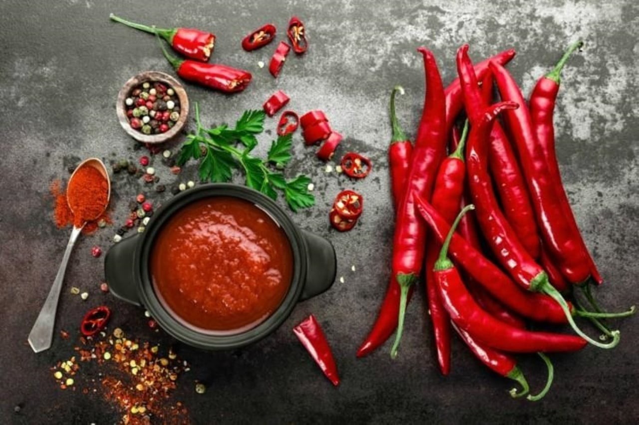 Ớt và gia vị cay thúc đẩy cơ thể đốt cháy calo. (Ảnh minh họa)