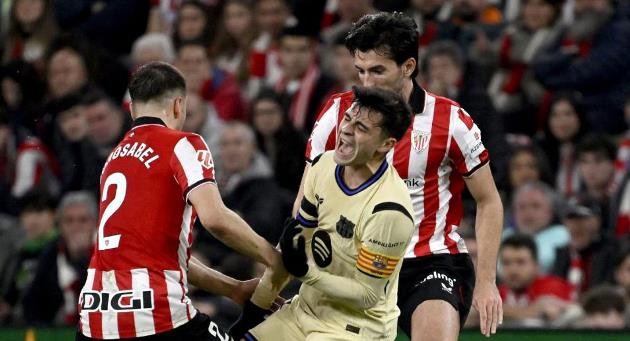 Pedri là người cầm nhịp lối chơi Barca.