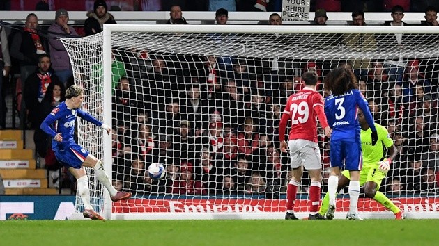 Garnacho tỏa sáng với cú dứt điểm đẳng cấp.