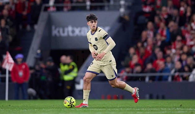 Marc Bernal - 6.2: Làm tốt nhiệm vụ phân phối bóng và thắng tranh chấp tay đôi. Tuy nhiên, do Barça cần thêm sự sáng tạo, HLV Hansi Flick đã sớm thay anh bằng Pedri.