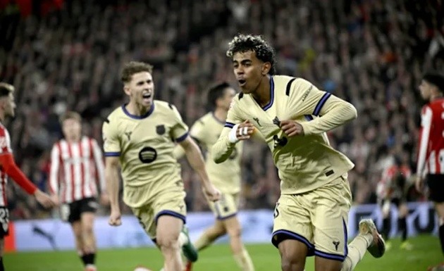 Lamine Yamal - 8.0: Trầm lặng trong phần lớn thời gian nhưng chỉ cần một khoảnh khắc để thay đổi cục diện. Pha dứt điểm đẳng cấp vào góc cao khung thành đã định đoạt trận đấu, tiếp tục chứng minh sự thiên tài của sao trẻ này.