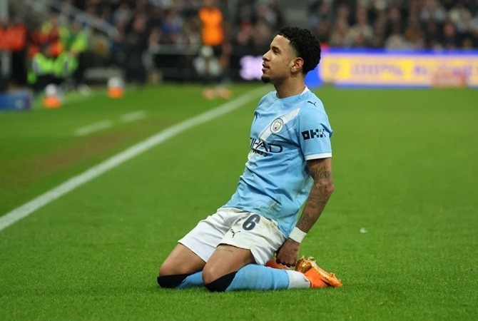 Savinho (8 điểm): Nhân tố quan trọng giúp Man City lấy lại thế trận và trực tiếp ghi bàn gỡ hòa. Anh vẫn duy trì cường độ chạy chỗ không biết mệt mỏi sau đó.